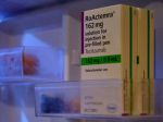 Liek tocilizumab výrazne znižuje riziko úmrtia na ochorenie COVID-19