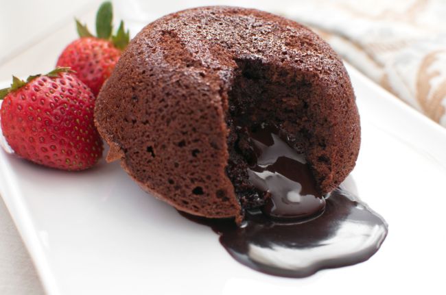 Lávový koláč: Takto jednoducho si viete pripraviť lahodný čokoládový fondant