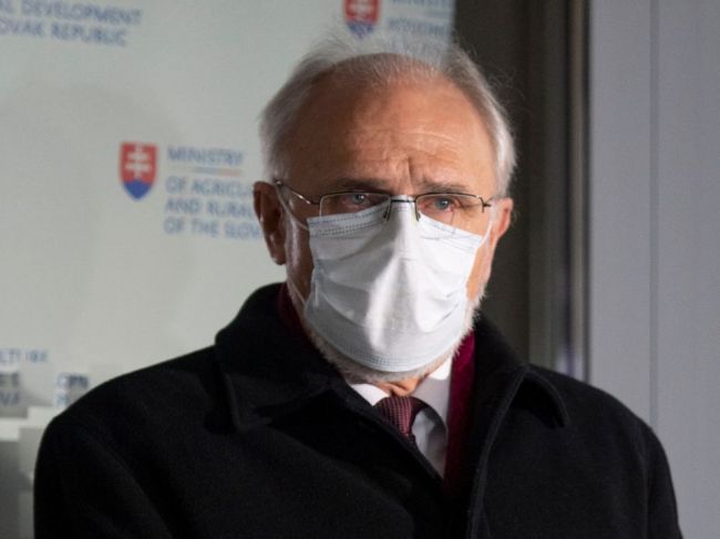 Mičovský trvá na zavedení redistributívnej platby aj napriek sťažnostiam SPPK