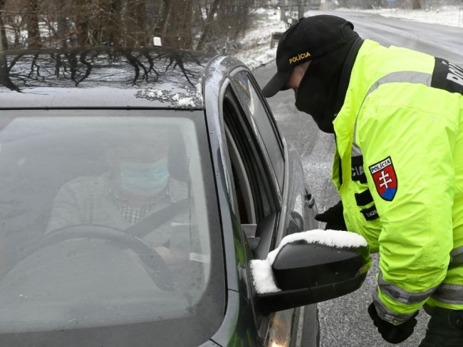 Na slovenských hraniciach bude platiť sprísnený režim