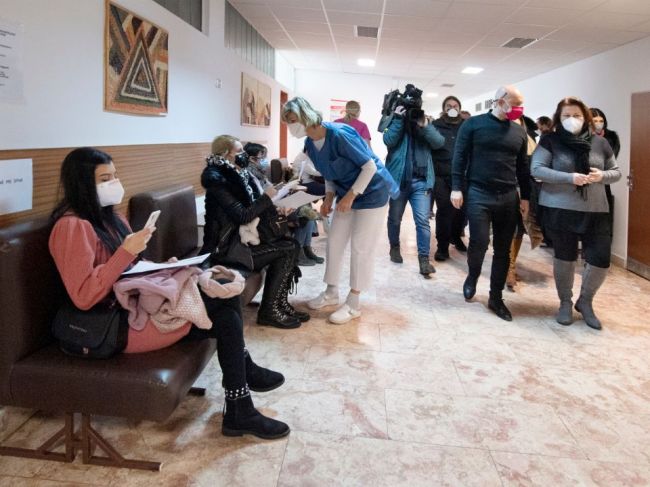 Gröhling: V prvej fáze očkovania dostane vakcínu viac než 16.000 učiteľov