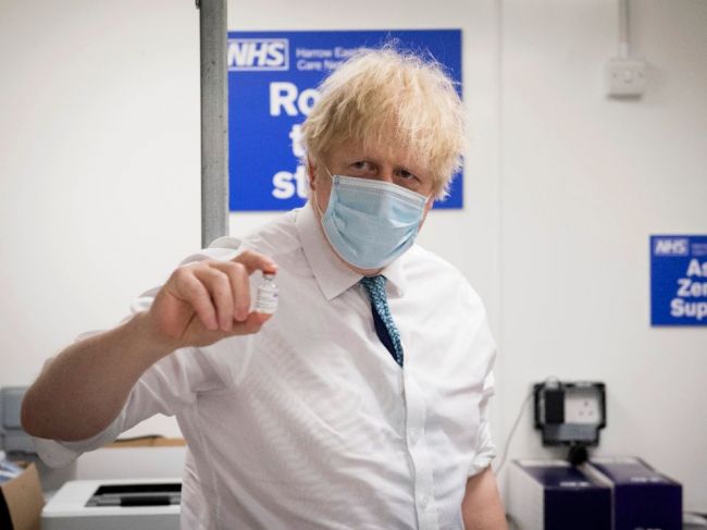 Johnson mieni vyzvať lídrov G7, aby spolupracovali pri riešení dopadov pandémie
