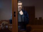 Obhajoba žiada oslobodiť Navaľného spod obžaloby v kauze ohovárania veterána