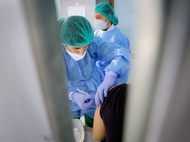 EÚ spúšťa program vývoja druhej generácie vakcín proti COVID-19