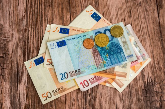 Priemerná výška pomoci na jedného pracujúceho už dosiahla 455 eur