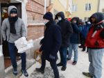 Poliaci uvoľnili opatrenia, v stredu hlásia najviac nakazených za posledný mesiac