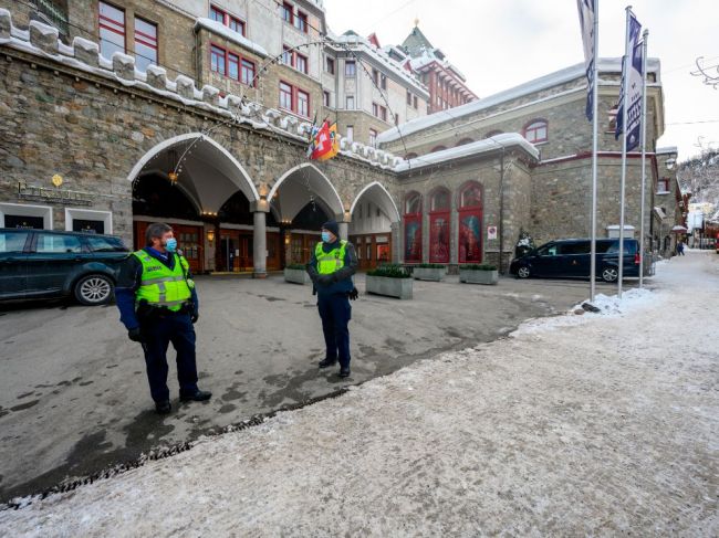 Švajčiarsko plánuje od 1. marca uvoľnenie opatrení