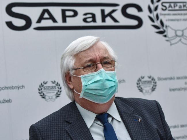 Situácia v krematóriách začína byť kritická, SAPaKS chce skoršie očkovanie pracovníkov