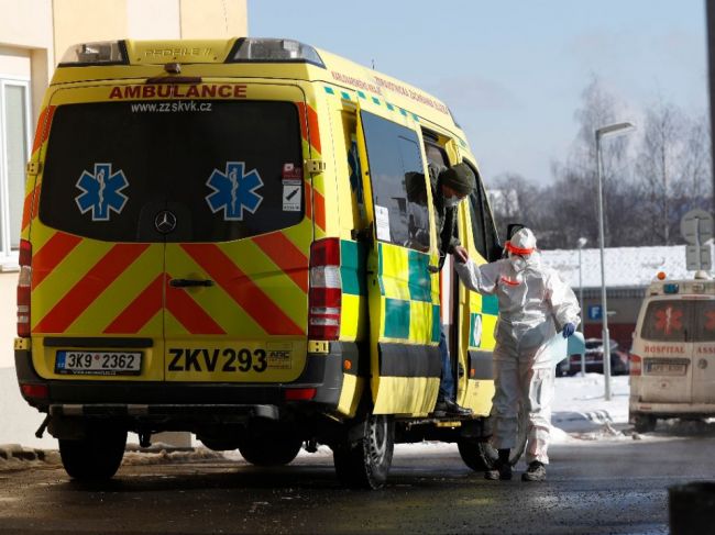 Osôb vo vážnom stave je v Českej republike prvýkrát od začiatku pandémie viac ako 1300