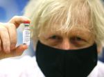 Británia chce do konca júla zaočkovať prvou dávkou všetkých dospelých