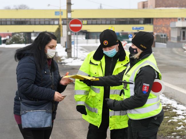 Polícia zaznamenala od začiatku roka takmer 20-tisíc porušení opatrení
