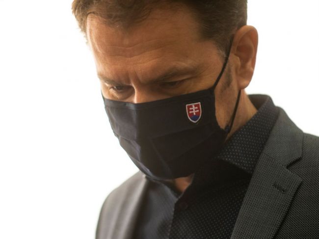 Premiér: Nech sú odvolaní tí ministri, ktorí žiadali uvoľňovať opatrenia