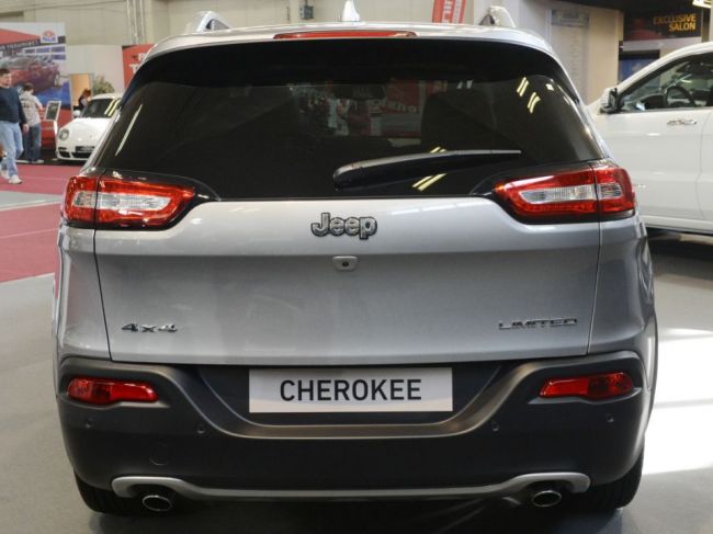 Indiánsky kmeň Cherokee chce, aby automobilka Jeep nepoužívala jeho názov