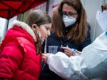 Gröhling verí, že prvé kloktacie testy budú distribuovať koncom budúceho týždňa