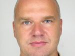 Interpol prepustil Suchobu na slobodu