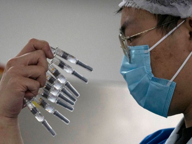 Čína dodá Maďarsku v marci ďalších 500.000 vakcín proti koronavírusu