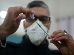 Izrael oznámil, že prvou dávkou zaočkoval už polovicu svojich obyvateľov