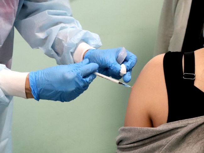 Gröhling: Očkovať sa môžu už i nepedagogickí a odborní zamestnanci do 55 rokov