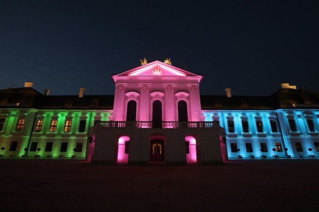Osvetlenie Prezidentského paláca pripomína Medzinárodný deň zriedkavých chorôb