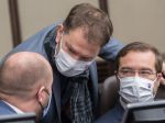 Vláda prijala nové opatrenia proti COVID-19, ak nezaberú, hrozí tvrdý lockdown