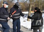 Sprísňuje sa zákaz vychádzania, od 20.00 do 1.00 sa obmedzujú výnimky