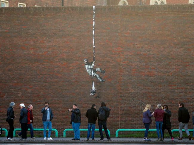 Banksy potvrdil, že je autorom diela na múre bývalej väznice