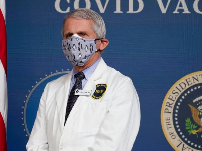 Fauci: Vakcíny môžu byť k dispozícii pre amerických tínedžerov od budúceho školského roka