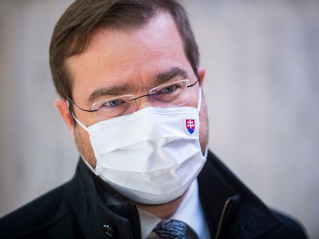 Krajčí reagoval na výzvu rekonštruovať vládu. Uviedol, kedy sa začne očkovať Sputnikom