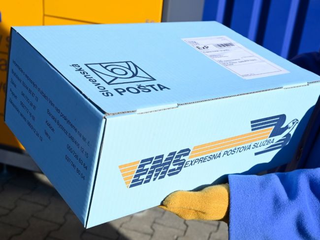 Doležal: Zamestnanci pošty sú prvá línia, mali by sa dostať na očkovanie
