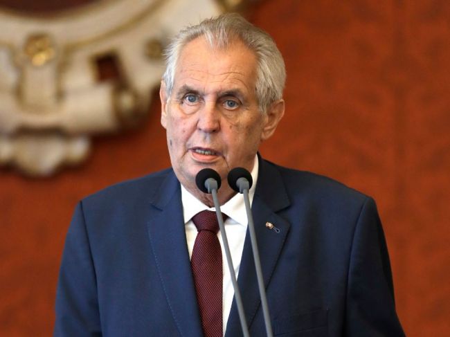 Zeman kvôli Sputniku požaduje odvolanie Blatného i šéfky SÚKL