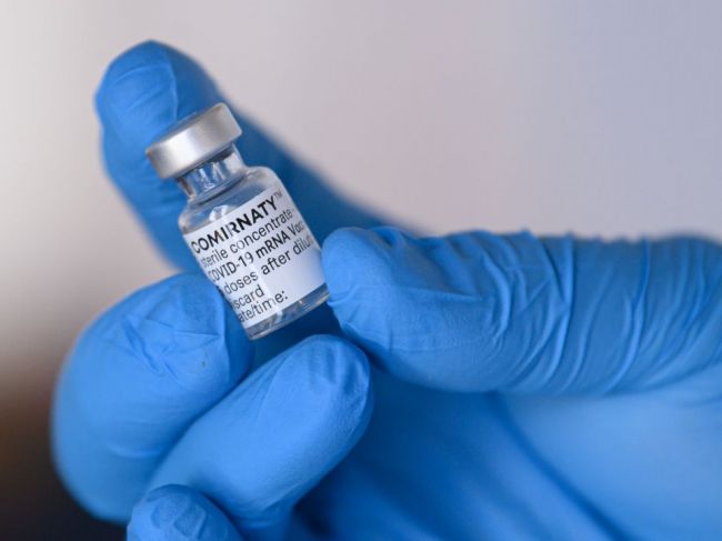 Eurokomsia dohodla urýchlené dodanie 10 miliónov dávok vakcín od Pfizeru