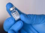 Eurokomsia dohodla urýchlené dodanie 10 miliónov dávok vakcín od Pfizeru