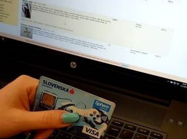 Polícia varuje pred podvodníkmi: Cez inzertný portál sa dostali až k platobnej karte