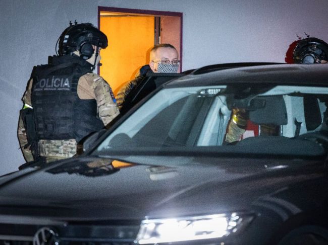 Vláda odsúhlasila návrh na odvolanie šéfa SIS Vladimíra Pčolinského