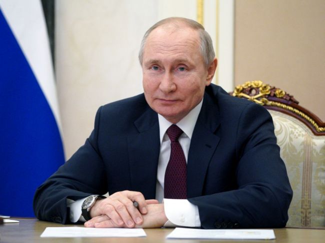 Putin navrhol Bidenovi zvájomný rozhovor v priamom prenose