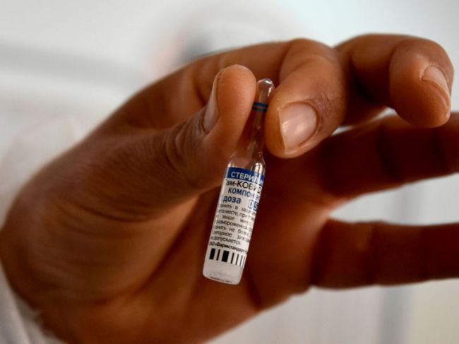 Rusko uzavrelo v Indii dohodu o výrobe 200 miliónov dávok vakcíny Sputnik V