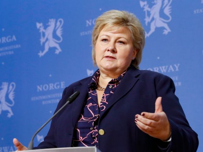 V Nórsku vyšetrujú údajné porušenie opatrení na premiérkinej oslave