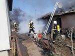 Požiar rodinného domu neprežila jedna osoba