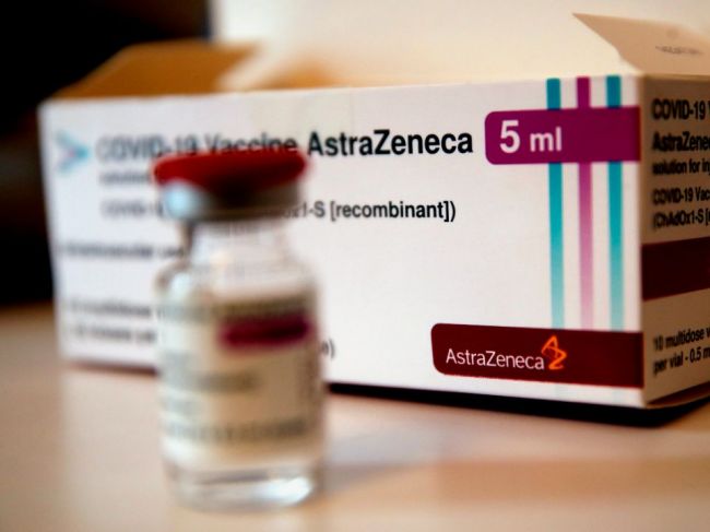 Británia varovala EÚ pred zákazom vývozu vakcíny od Astrazenecy