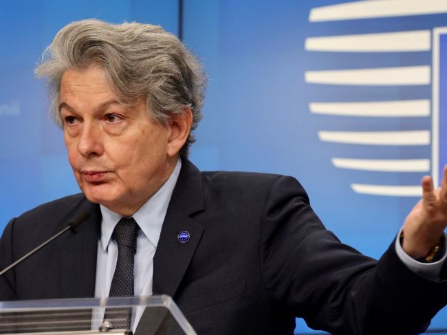 EÚ podľa eurokomisára Bretona nepotrebuje ruskú vakcínu Sputnik V
