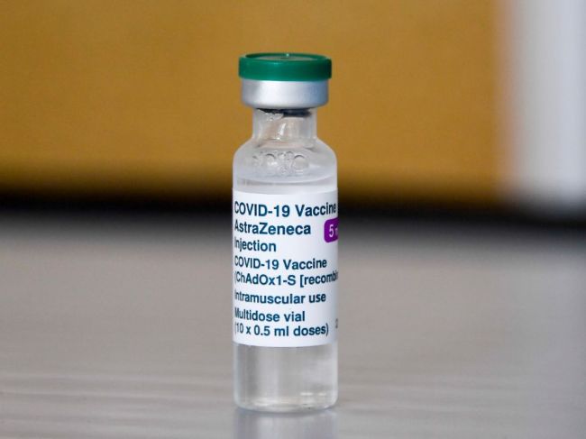 AstraZeneca tvrdí, že skúšky jej vakcíny v USA ukázali 79-percentnú účinnosť