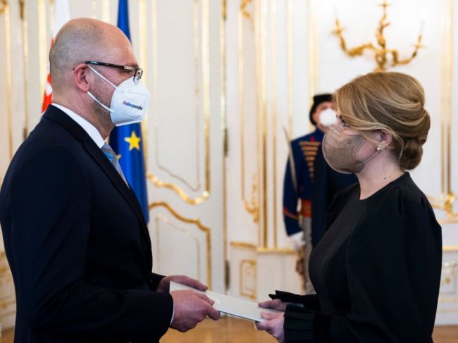 Prezidentka prijala Sulíkovu demisiu, rezort dočasne povedie Doležal
