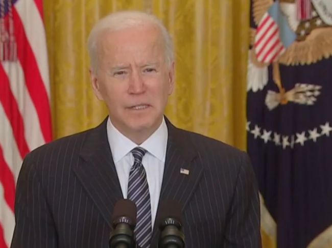 Video: Harrisovú nazval prezidentkou a vnučku synom. Biden má na krku ďalšie trapasy