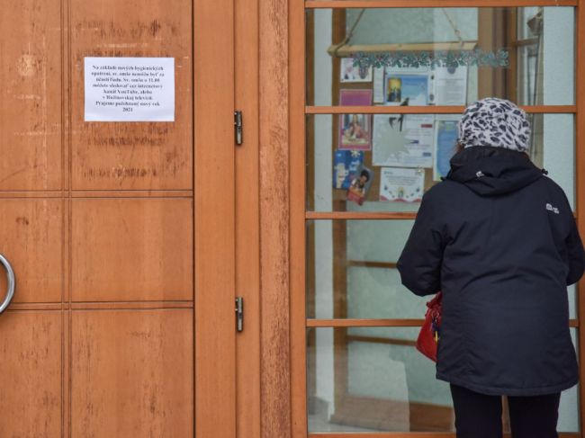 Slovenskí biskupi podporujú napadnutie zákazu bohoslužieb na Ústavnom súde