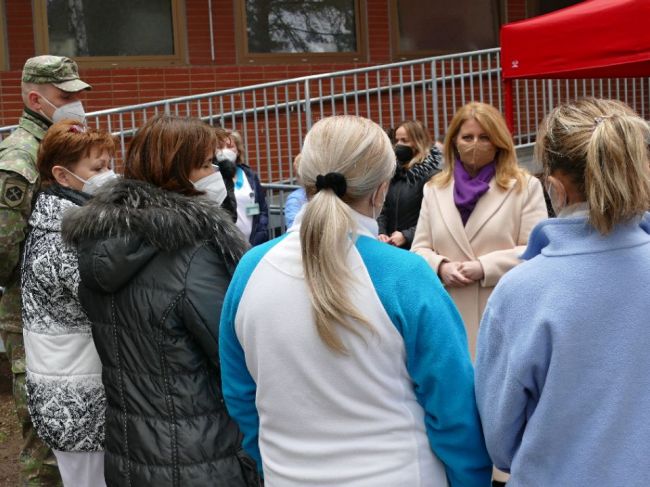 Prezidentka vyzvala zdravotníkov na solidaritu so zaťaženými nemocnicami