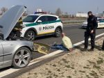 Policajná naháňačka: Po vodičovi museli strieľať
