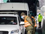 Na hraničnom priechode Jarovce - Kittsee je takmer hodinové zdržanie