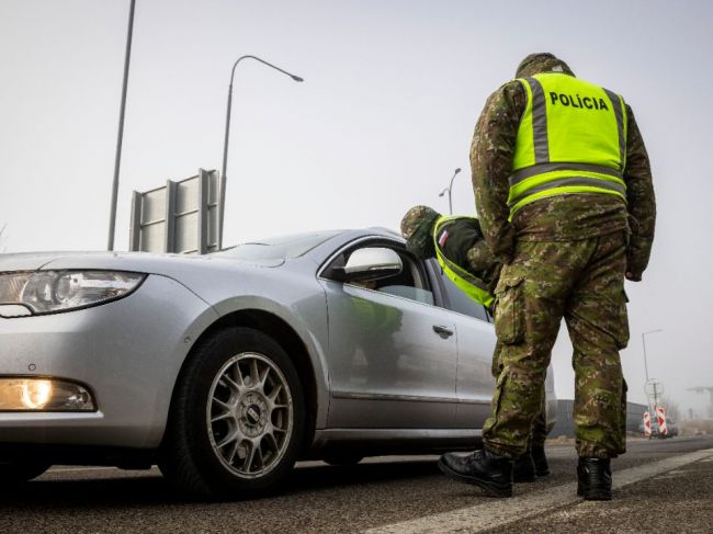 Polícia apeluje na občanov, aby sa pred návratom zo zahraničia zaregistrovali