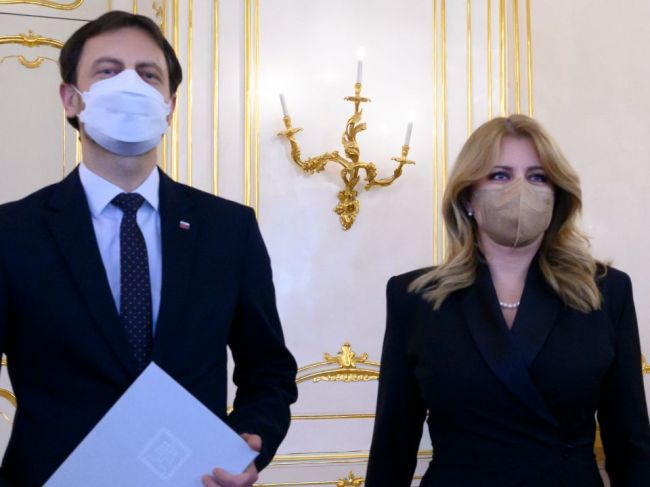 Prezidentka rokovala s Hegerom o zložení novej vlády, podporujú ju desiatky poslancov