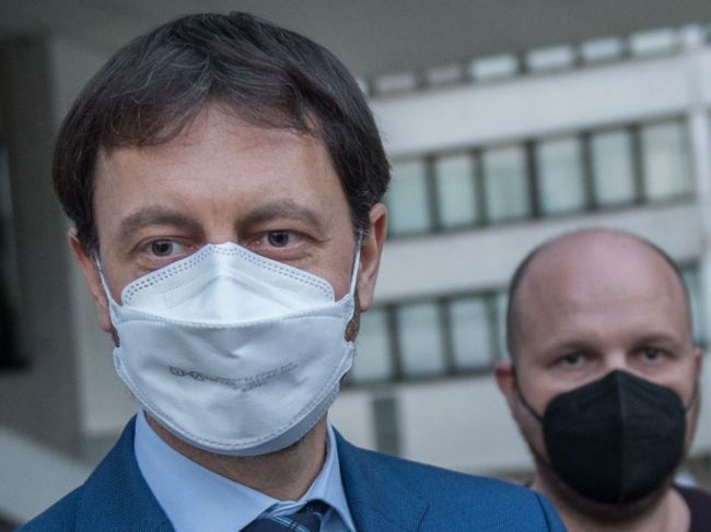 Novú vládu Hegera nepodporili dvaja koaliční poslanci